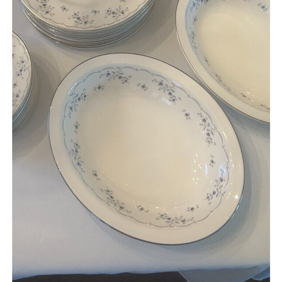 Royal Doulton Other - Royal Doulton China Floral Platinum Band Cotillion H4962 Oval Vegetatble Bowl